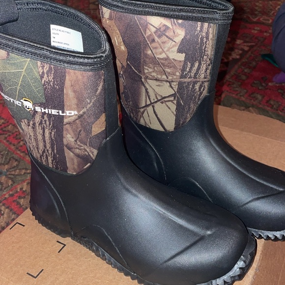 Rain boots, water boots, hunting boots, whatever you wanna call them 😂 - Picture 6 of 7